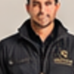 Portrait de Yanis, agent IA